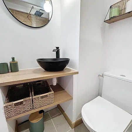Apartment Vue Sur Port De Climatise, Parking Gratuit, Linges Et Serviettes Inclus